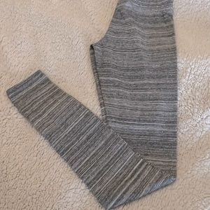 🍓 2 for $13 XS GARAGE Legging.